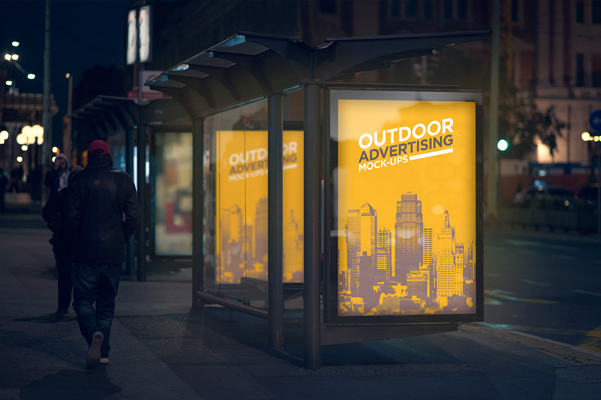 02_Outdoor_Advertising_Mockup